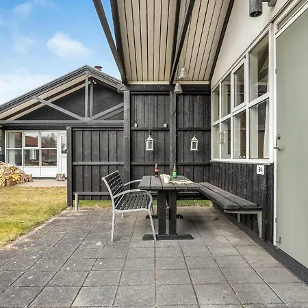 Amazing In Vaeggerlose With Kitchen Holiday home *