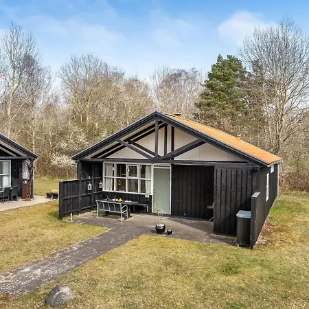 Amazing In Vaeggerlose With Kitchen Holiday home *